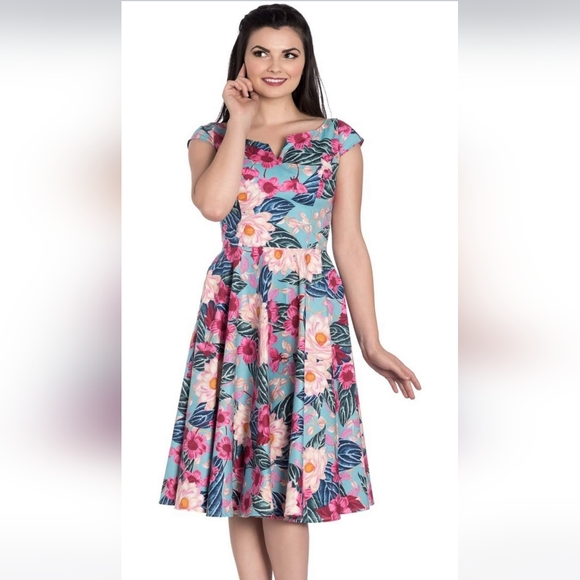 SOLD🚨HELL BUNNY//"Lotus" Retro Pin-up Floral Print Dress - Picture 4 of 10